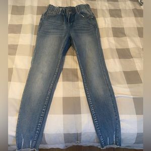 Shein paper bag waist jeans. Never worn.